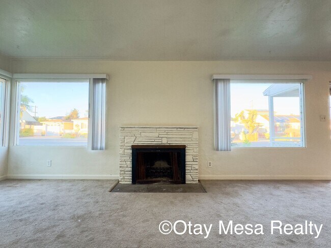 Foto del edificio - Charming 2-Bedroom Home with Expansive Outdoor Space