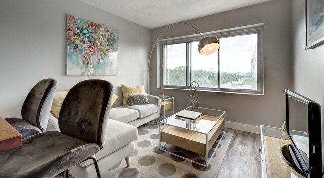 Building Photo - 3655 Papineau