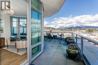 Building Photo - 499 Broughton St