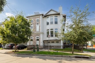 Building Photo - 1221 Kipling St