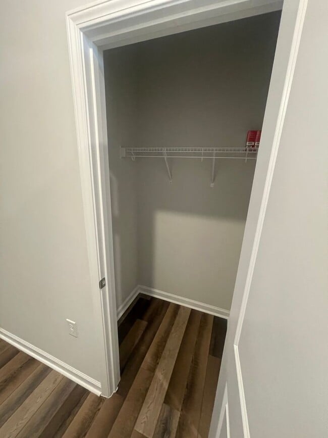 Building Photo - Charming 3 Bedroom Home located in Wake Forest