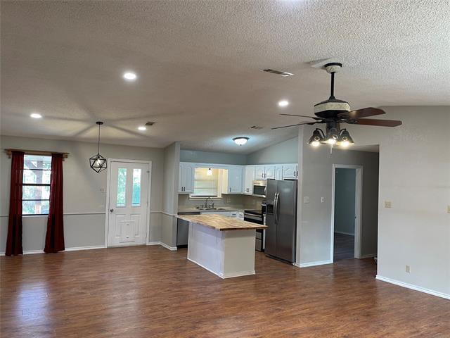 Building Photo - 429 Martin St