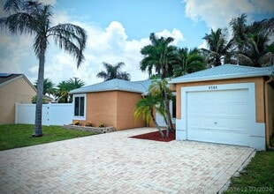 Building Photo - 9785 Ridge Creek Rd