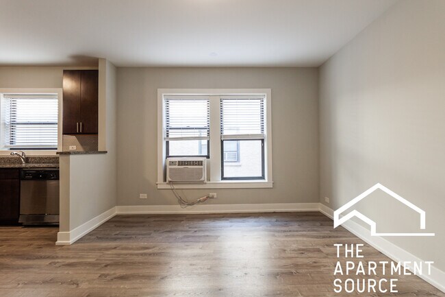 Foto del edificio - 705 W Brompton Ave