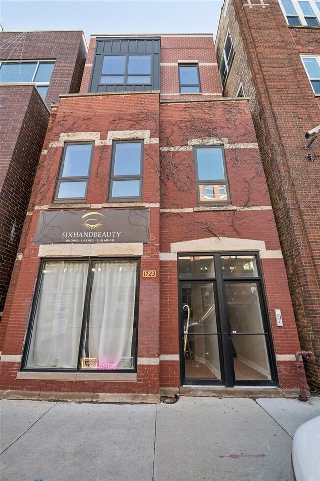 Building Photo - 1723 W North Ave