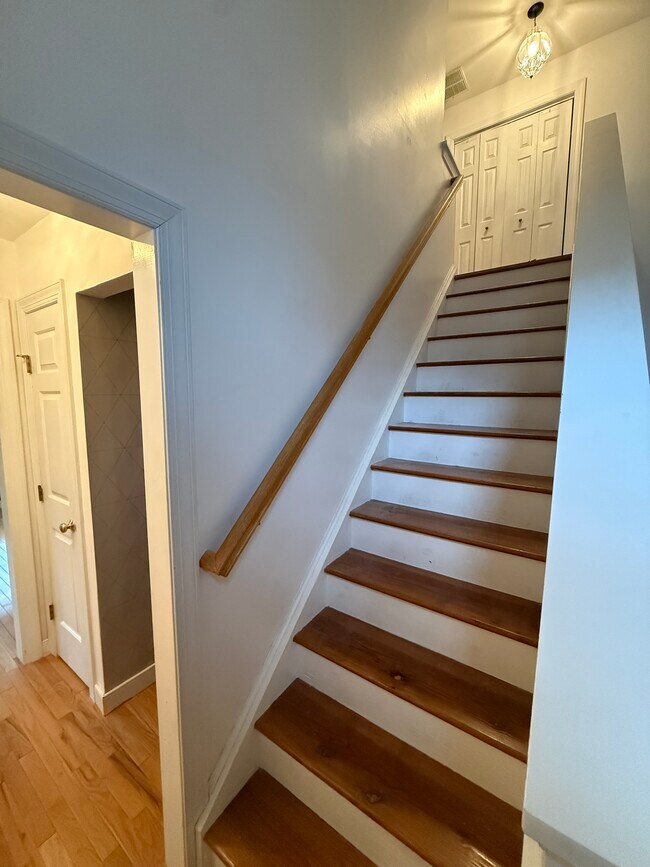 Building Photo - 1402 Groton Ct