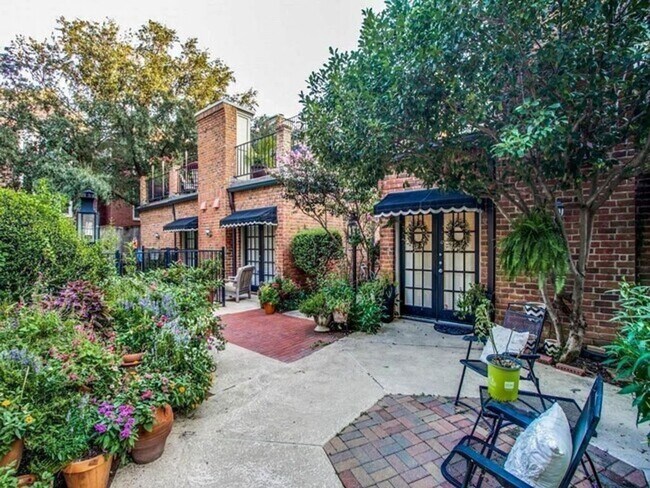 Foto del edificio - 4419 Holland Ave