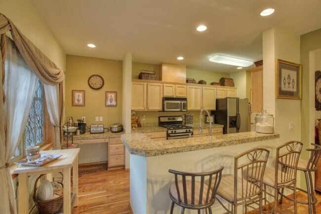 Foto del edificio - Contemporary Town home in Renton