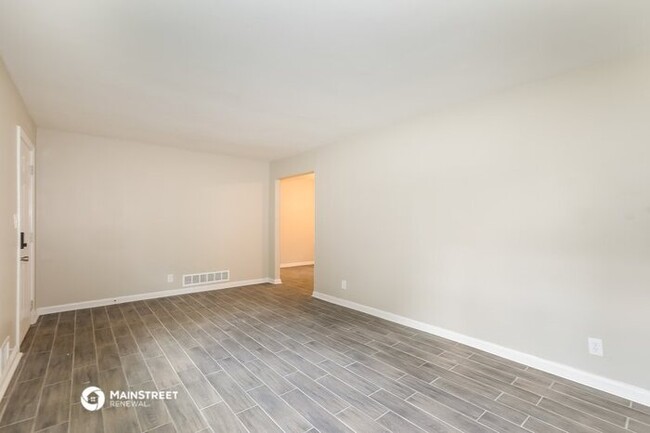 Building Photo - 1745 Capistrana Pl