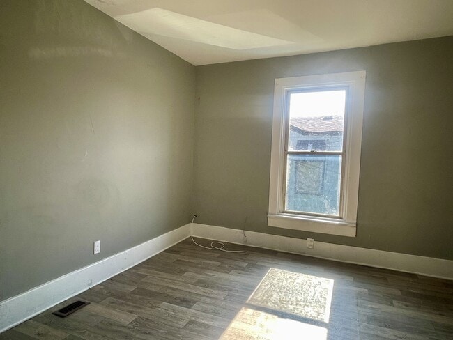 Photo - 1901 E 28th St House