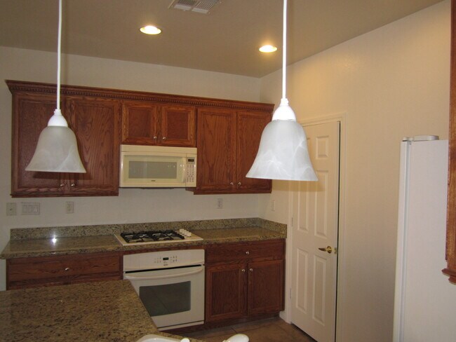 Foto del edificio - (RENT INCLUDE SOME UTILITIES)3 Bedroom in ...
