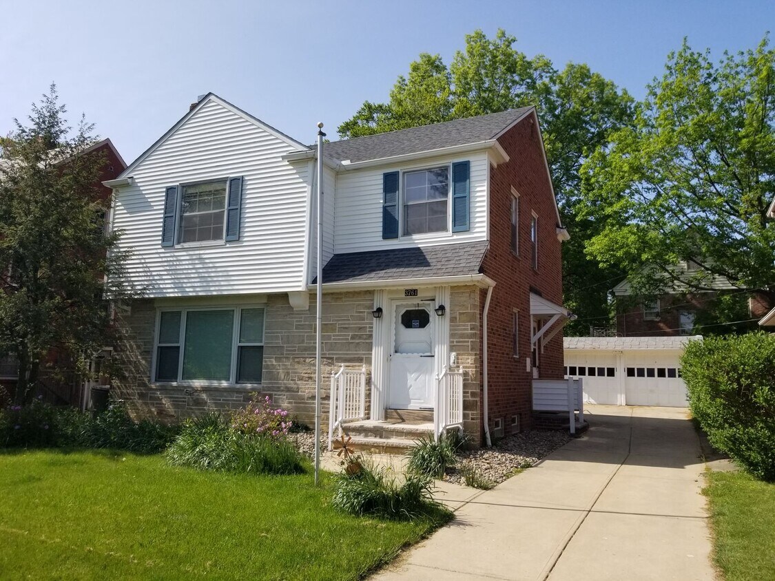 Primary Photo - 3761 Hillbrook Rd