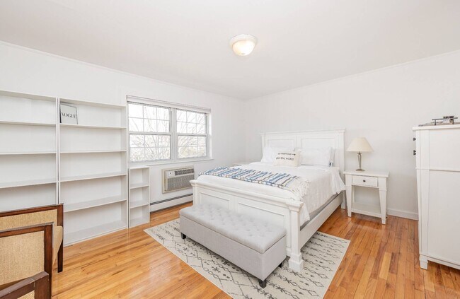 Building Photo - 26 Layton Ave