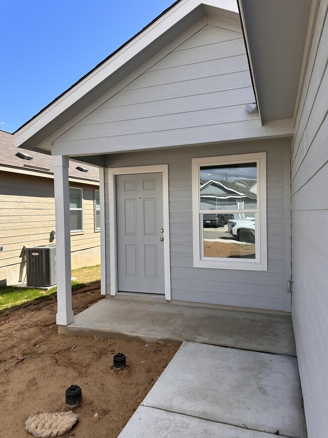 Building Photo - 14111 Piglet Trl