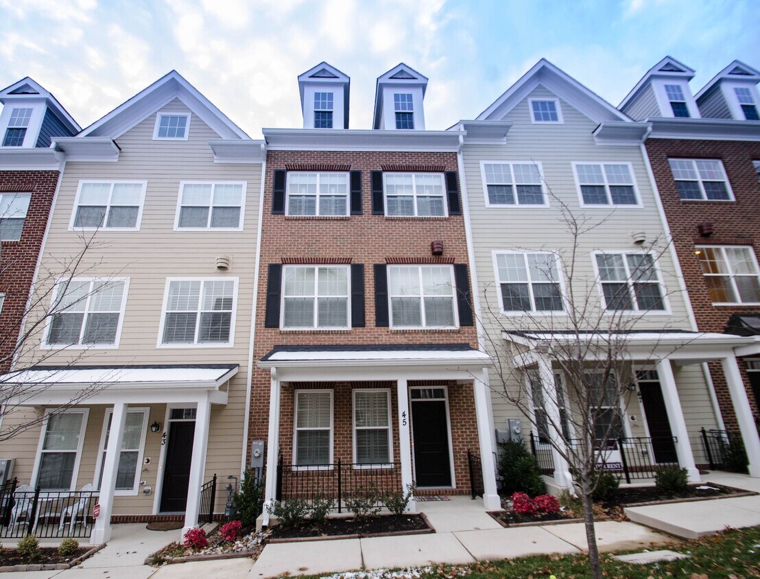 Primary Photo - 45 Linden Pl