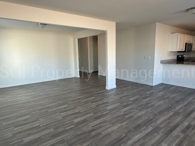 Foto del edificio - Beautiful single level ready for move in