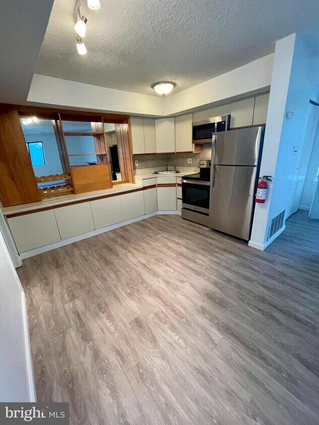 1707 Walden Ct, Gloucester Township, NJ 08081 Room for Rent in