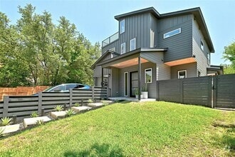 Building Photo - 2909 Kuhlman Ave