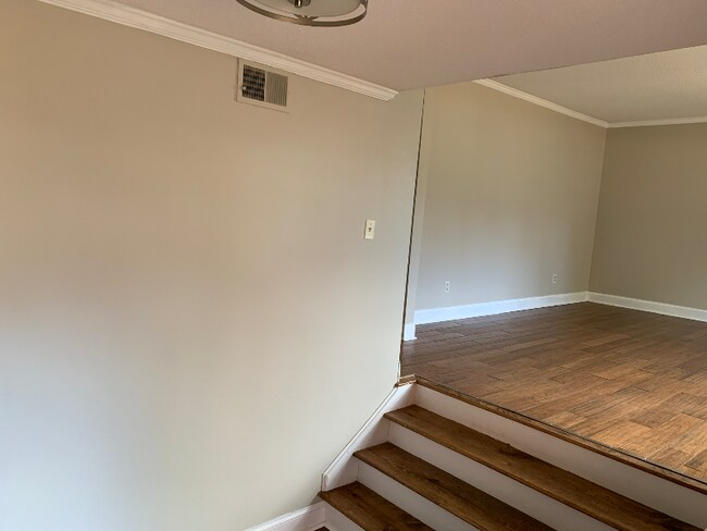 Building Photo - 7708 Fiesta Way