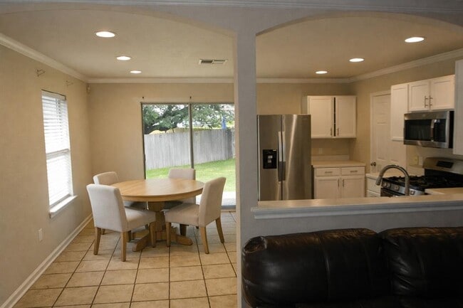Building Photo - 1810 Courtney Cove