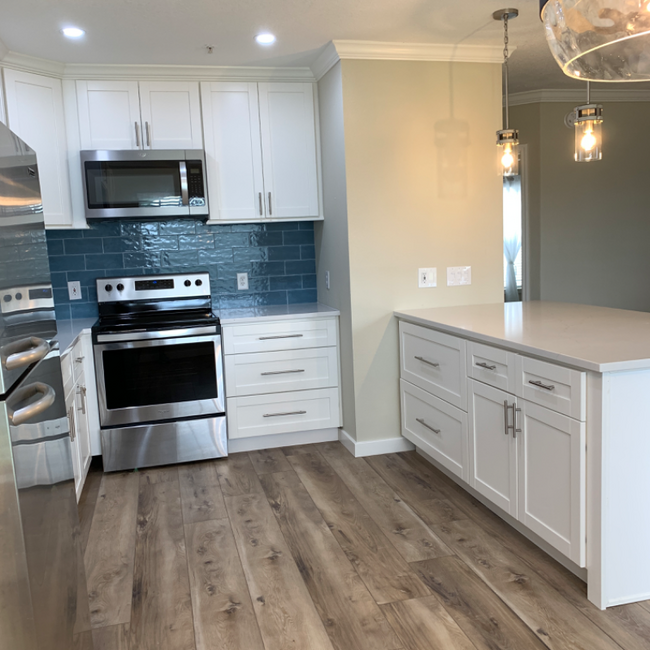 under cab, recessed lights, quartz counters - 1701 The Greens Way