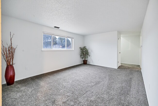 Foto del edificio - 6 Douglas Ln
