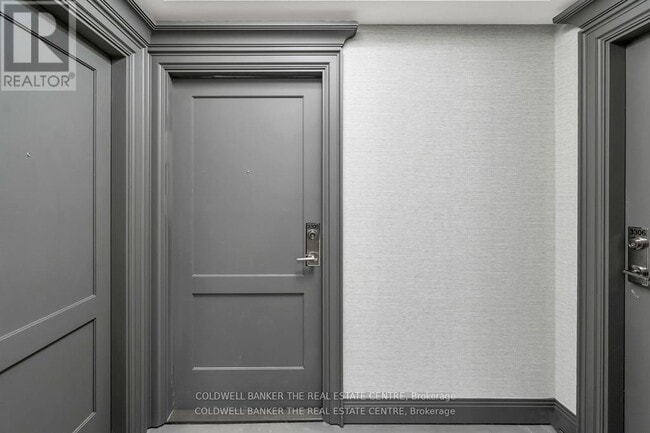 Building Photo - 30 Elm Dr W