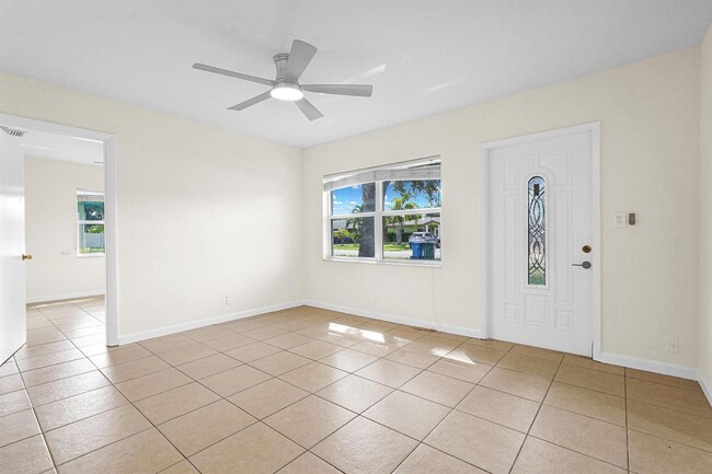 Building Photo - 261 NE 45th St