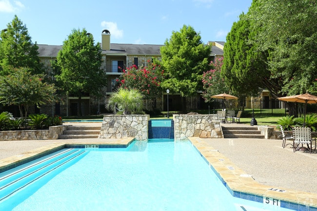 Pool - Lyv Austin
