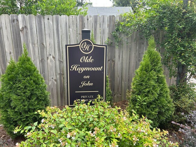 Building Photo - 2012 Fig Ct