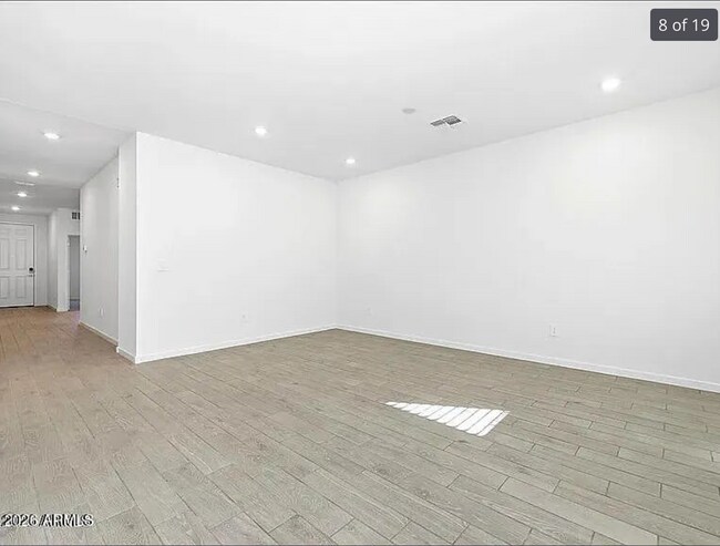 Foto del edificio - 24629 W Grove St