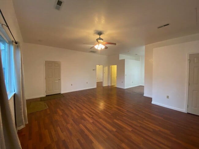 Foto del edificio - Sweet 2/1 McKinleyville house with garage and laundry