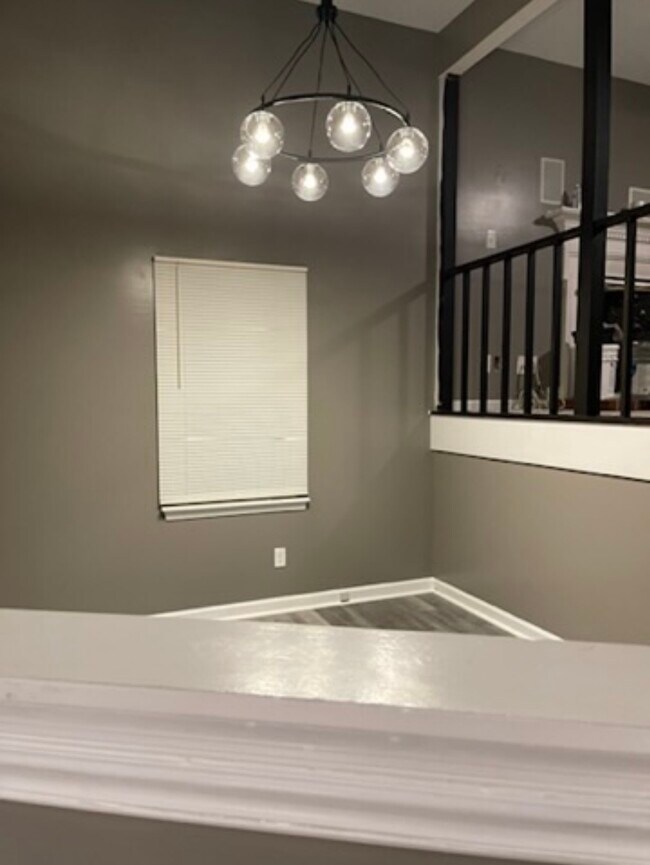 Foto del edificio - 4667 Briarwood Dr