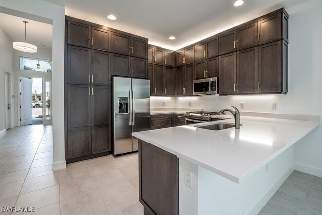 Building Photo - 11417 Jacaranda Dr