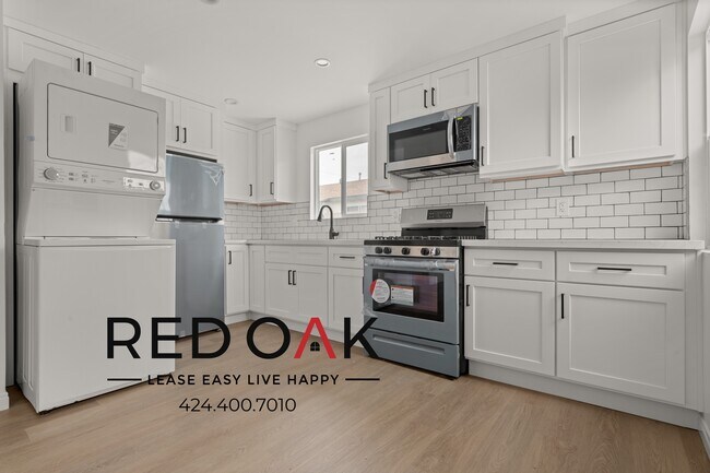 Foto del edificio - One Bedroom With Tons of Natural Lights, S...