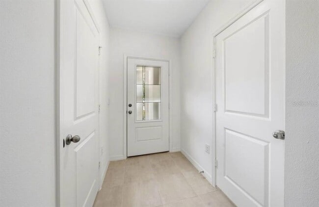 Building Photo - 2814 Raindrop Run St