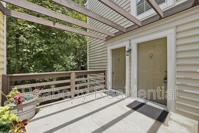 Foto del edificio - 10118 Oakton Terrace Rd