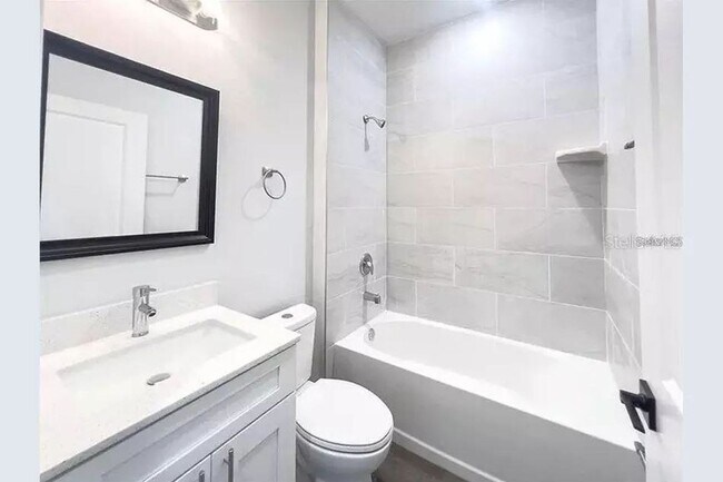 Foto del edificio - AMAZING new home has all the extras you ha...