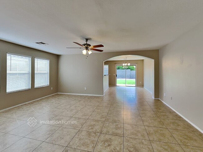 Building Photo - 8127 E Onza Ave
