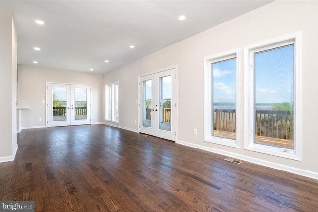 Building Photo - 1100 Paca Dr