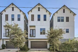 Building Photo - 1528 Chestnut St