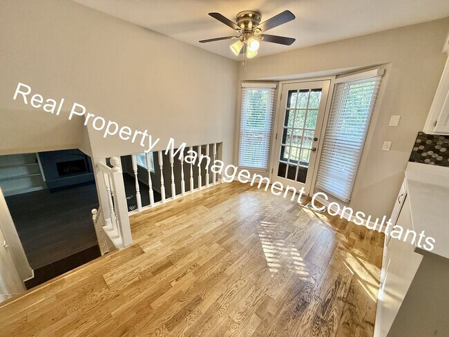 Foto del edificio - 3 Bed 2 Bath Modern Home in Prime Location!