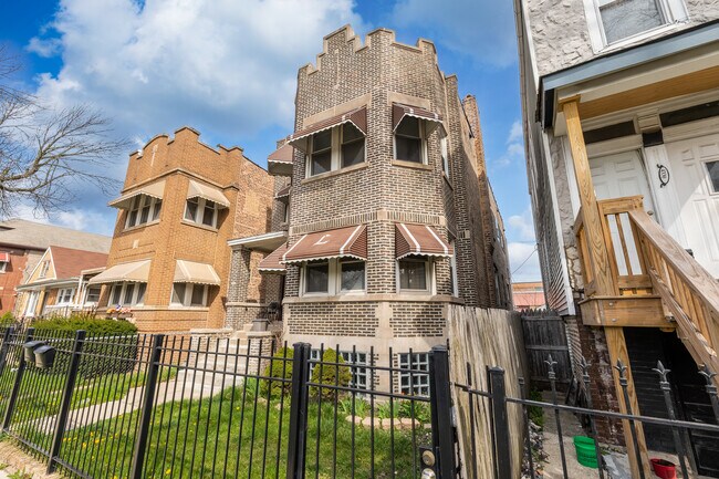 Building Photo - 4332 W Haddon Ave