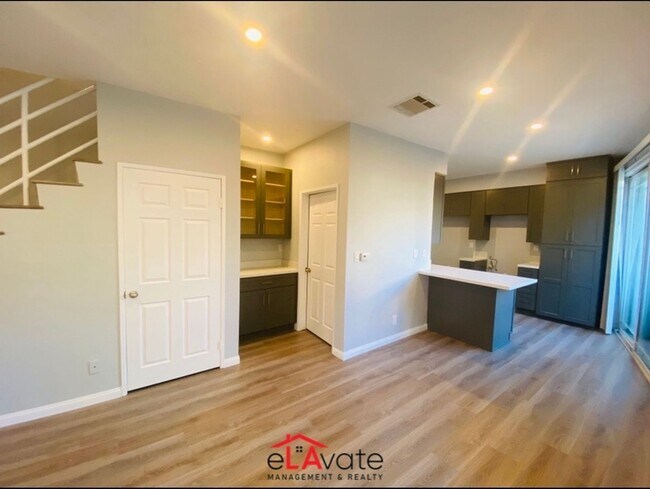 Building Photo - 14625 Dickens St
