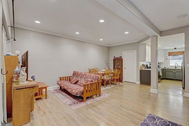 Foto del edificio - 6620 N Ashland Ave