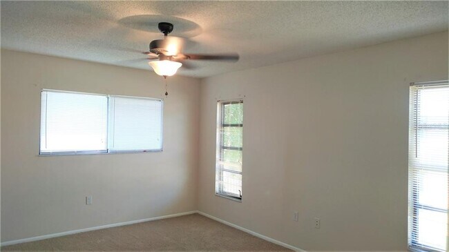 Building Photo - 2840 W Rainbow Cir