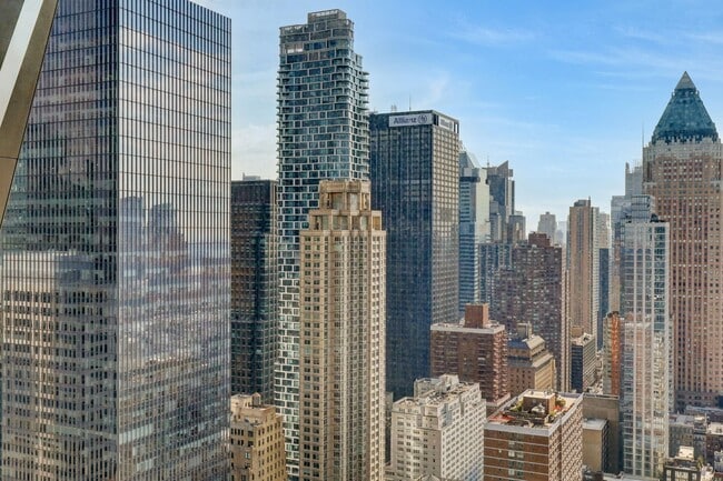 Building Photo - 322 W 57th St