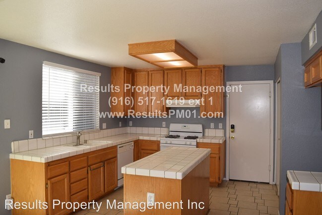 Building Photo - 2 br, 2.5 bath House - 9567 S Coast Ln