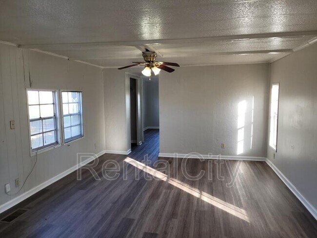 Foto del edificio - 302 Hilltop St