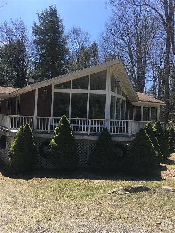 Apartments For Rent in Stratton VT with Yard 2 Rentals